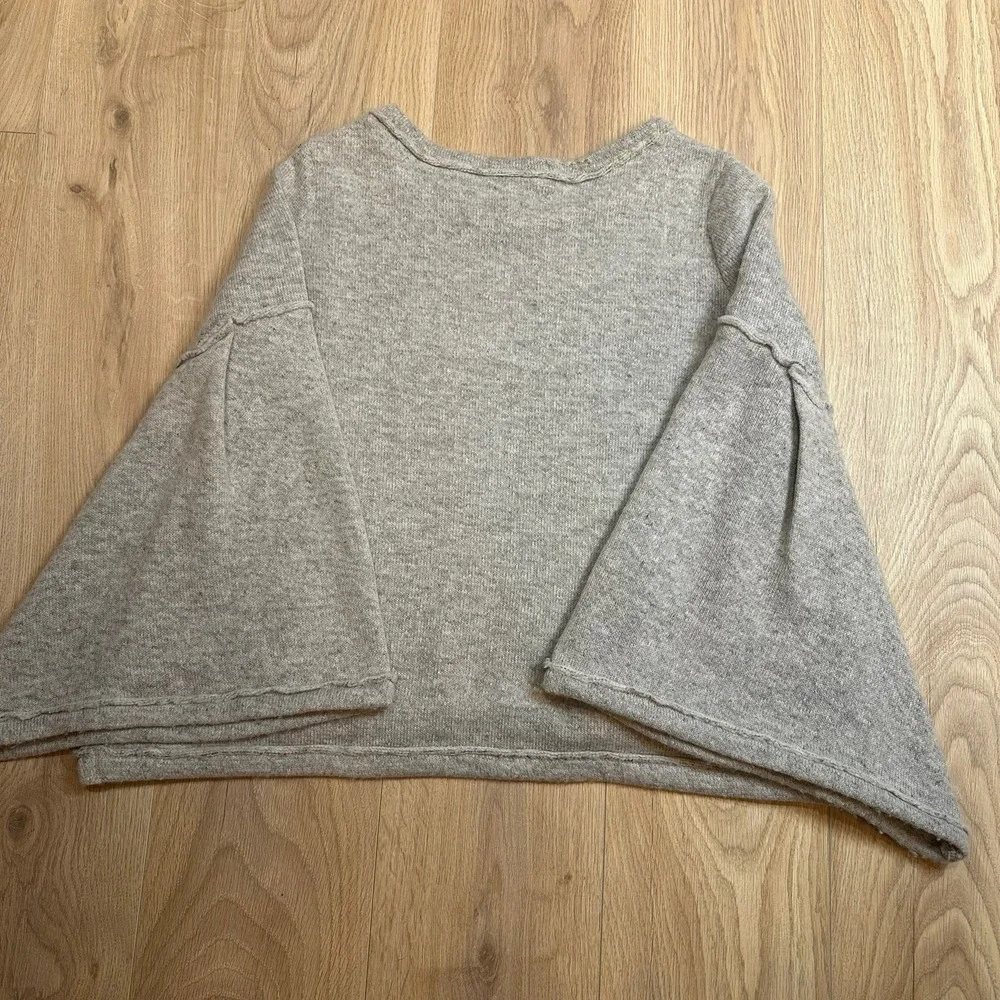 SUNDANCE Mountain Retreat Wool‎ Blend Wide Bell Sleeve Sweater Gray Size M Boho - Picture 8 of 8